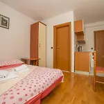 Apartment Albatros Vinisce