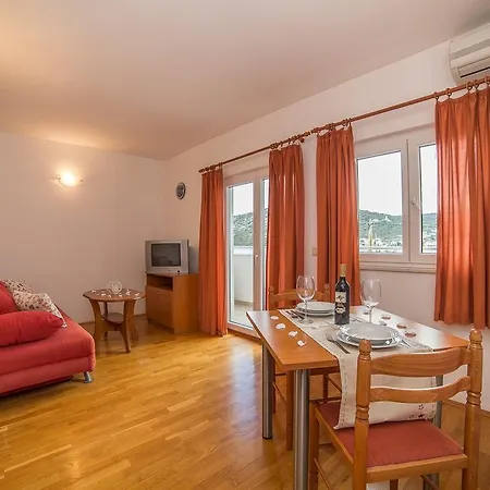Albatros Apartment *