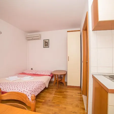 Apartment Albatros Vinisce