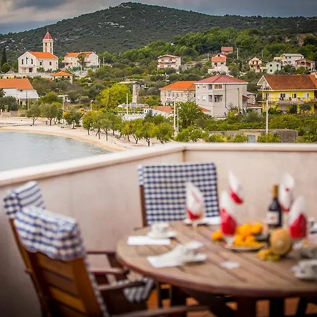Albatros Appartamento Vinišće